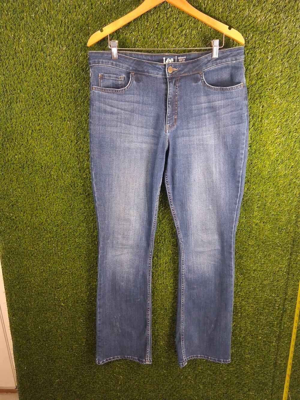 LEE Women's Jeans Size 18 Regular Fit Bootcut Blue Denim Waist 36" Inseam 32